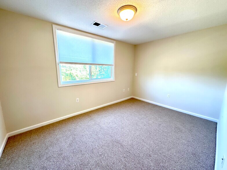 More Photos Of 90 S Main St, East Windsor Office For Sale