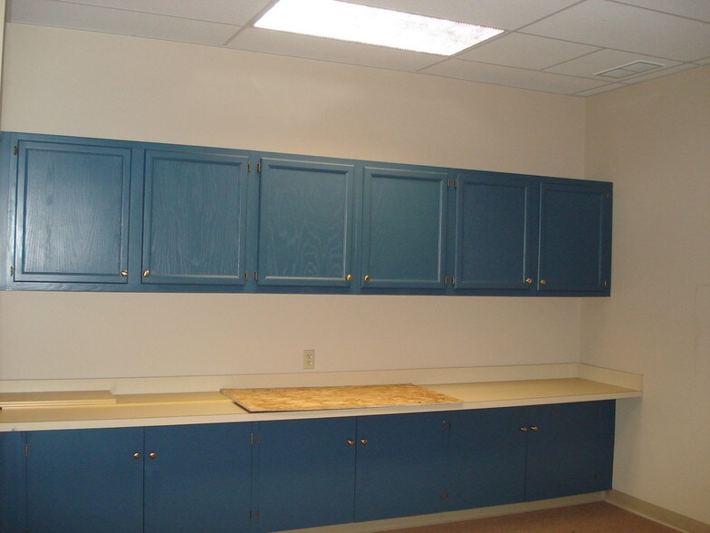 More Photos Of 801 N Salisbury Blvd, Salisbury Unknown For Lease