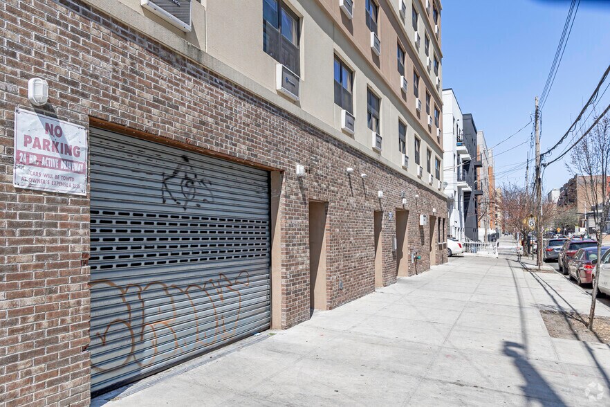 More Photos Of 2001 Arthur Ave, Bronx Apartments For Sale