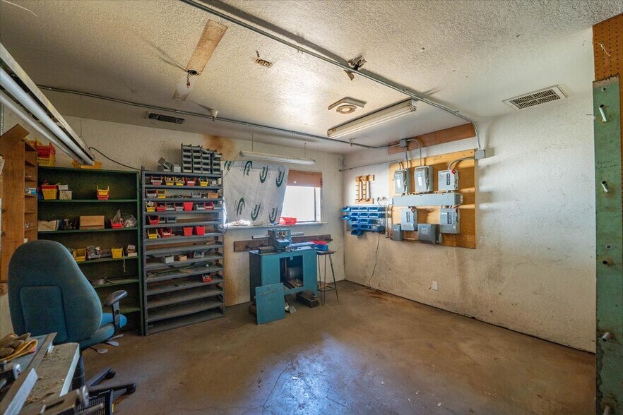 More Photos Of 3308 Cyclone Ct, Cottonwood Warehouse For Lease