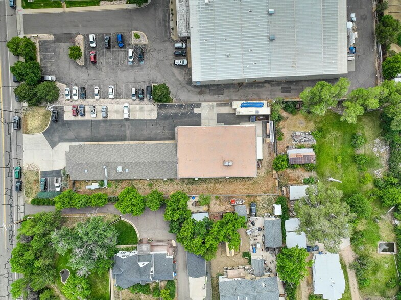 More Photos Of 5985 Lamar St, Arvada Warehouse For Lease