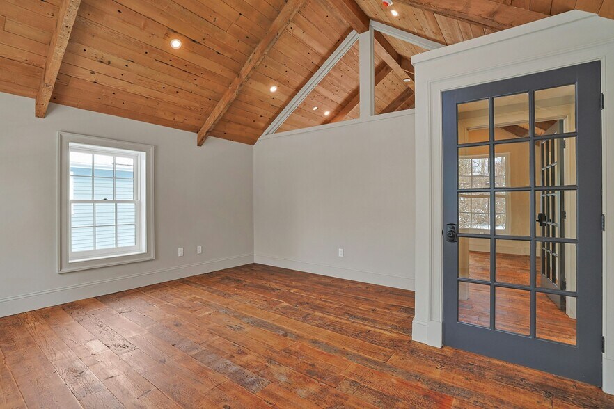 More Photos Of 77 Main St, Tappan Loft Creative Space For Lease