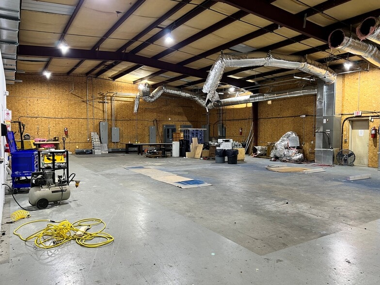 More Photos Of 4395 Sunnymeade Rd, Rustburg Industrial For Lease