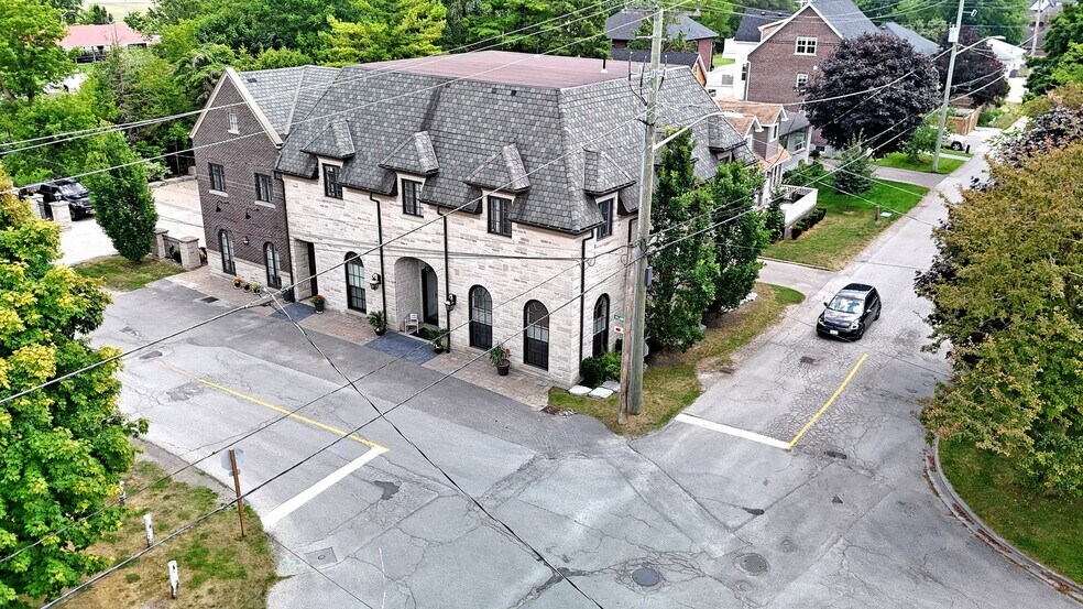 More Photos Of 42 Somerville St, Whitchurch-Stouffville Specialty For Sale
