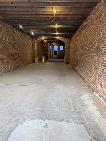 More Photos Of 12 S Market St, Troy Storefront Retail Office For Lease
