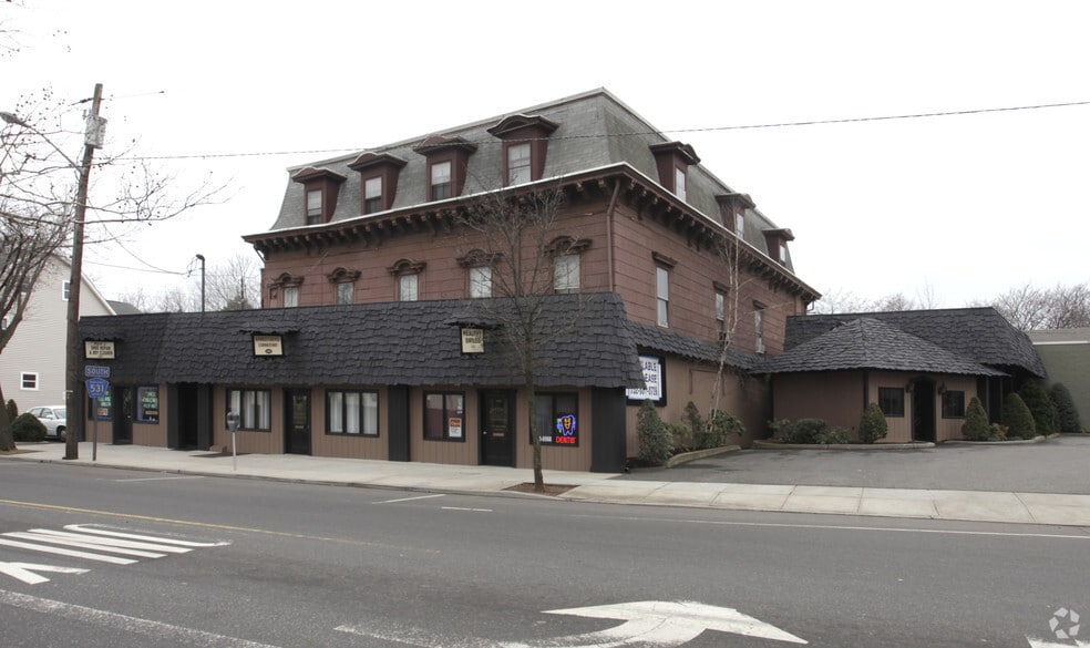 Primary Photo Of 287-297 Main St, Metuchen Storefront Retail Office For Lease