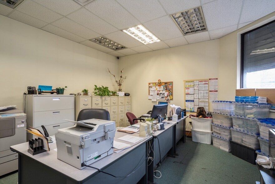 More Photos Of 1580 Bronxdale Ave, Bronx Service Station For Sale