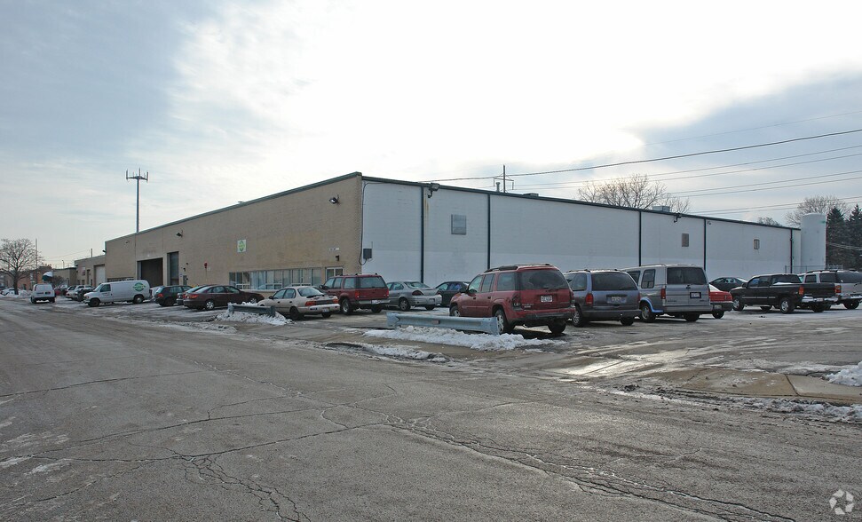 More Photos Of 11241 Melrose Ave, Franklin Park Manufacturing For Sale