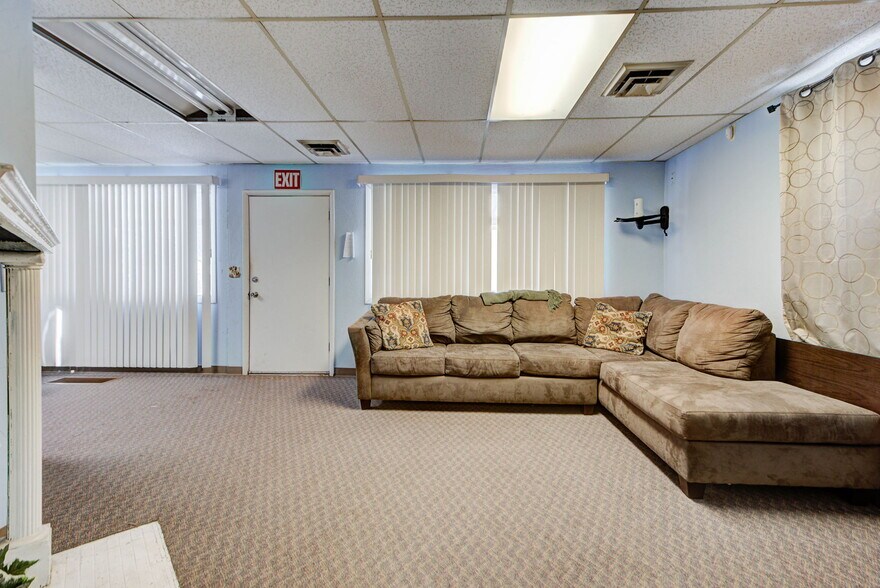 More Photos Of , El Reno Office For Sale