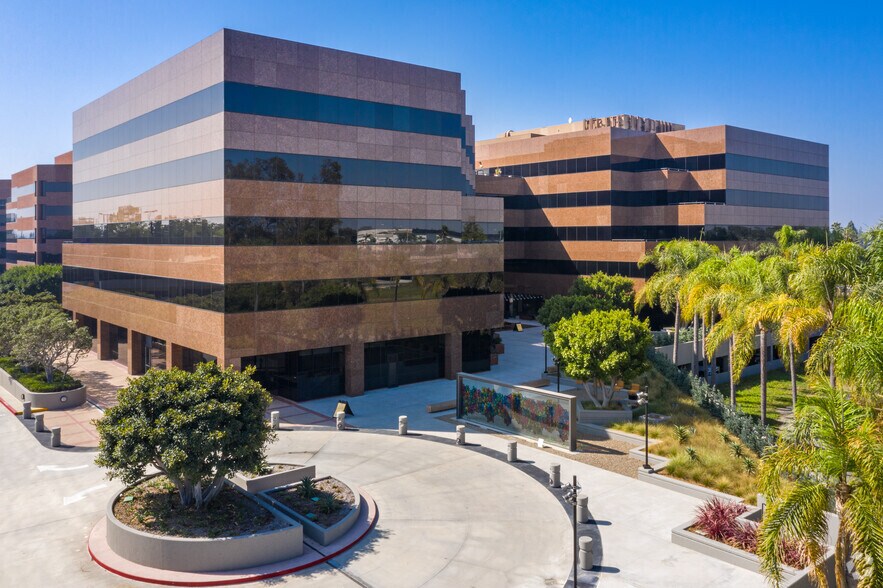 More Photos Of 3070 Bristol St, Costa Mesa Unknown For Lease