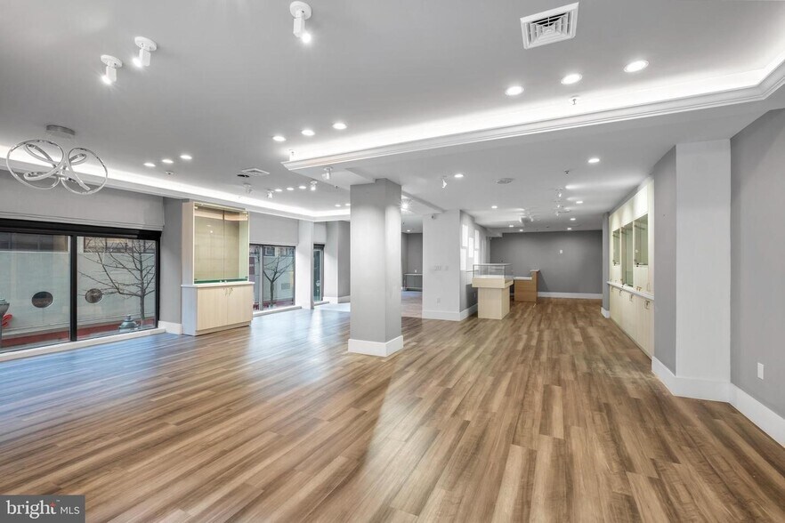 More Photos Of 1737-1739 Chestnut St, Philadelphia Apartments For Lease