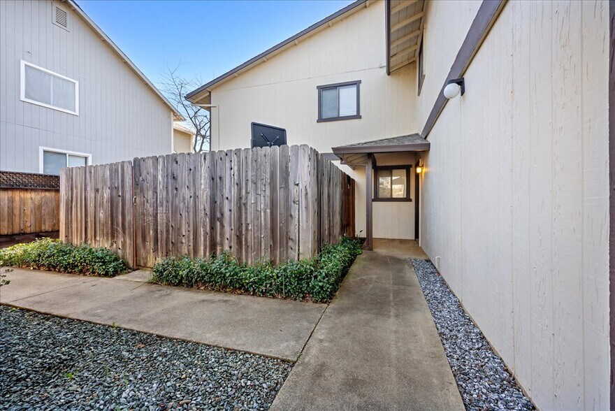 More Photos Of 3337 La Canada Dr, Cameron Park Apartments For Sale