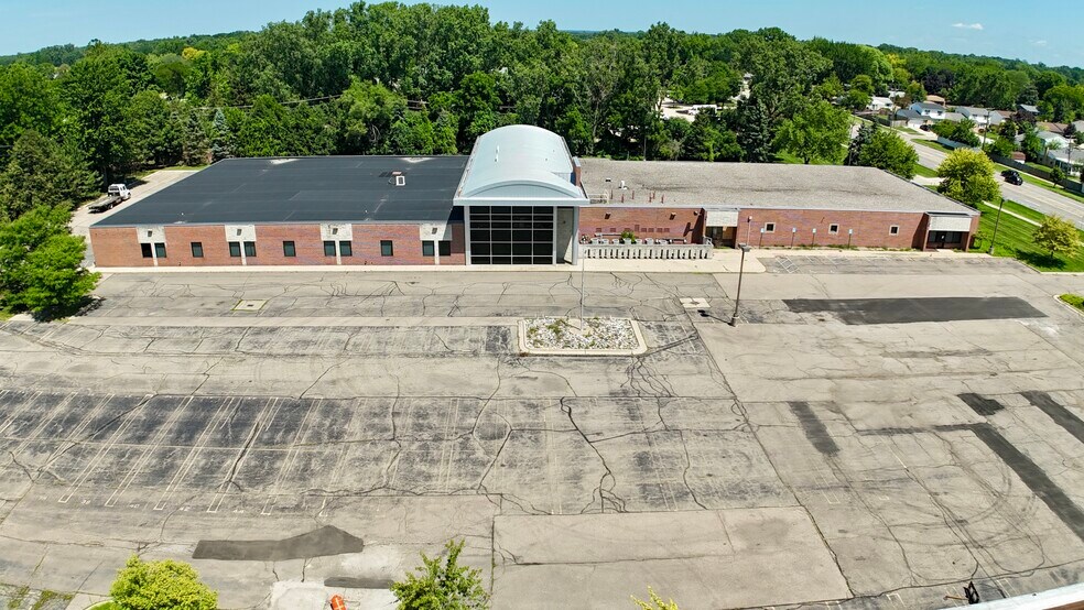 More Photos Of 14111 Middlebelt Rd, Livonia Office For Lease