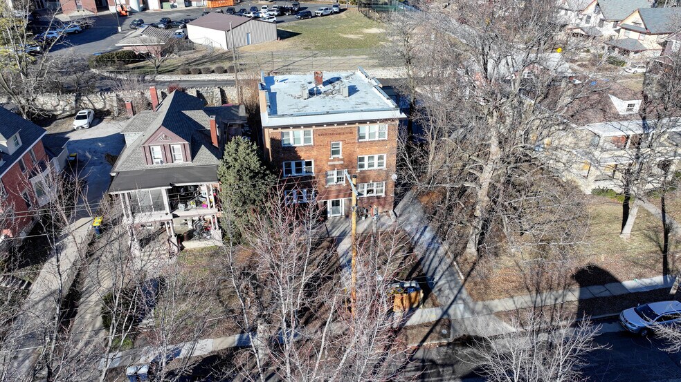 More Photos Of 206-208 W 34th St, Kansas City Apartments For Sale