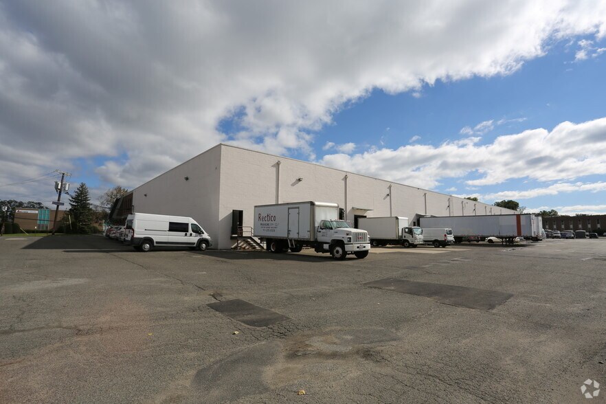 More Photos Of 12-18 Gloria Ln, Fairfield Warehouse For Lease