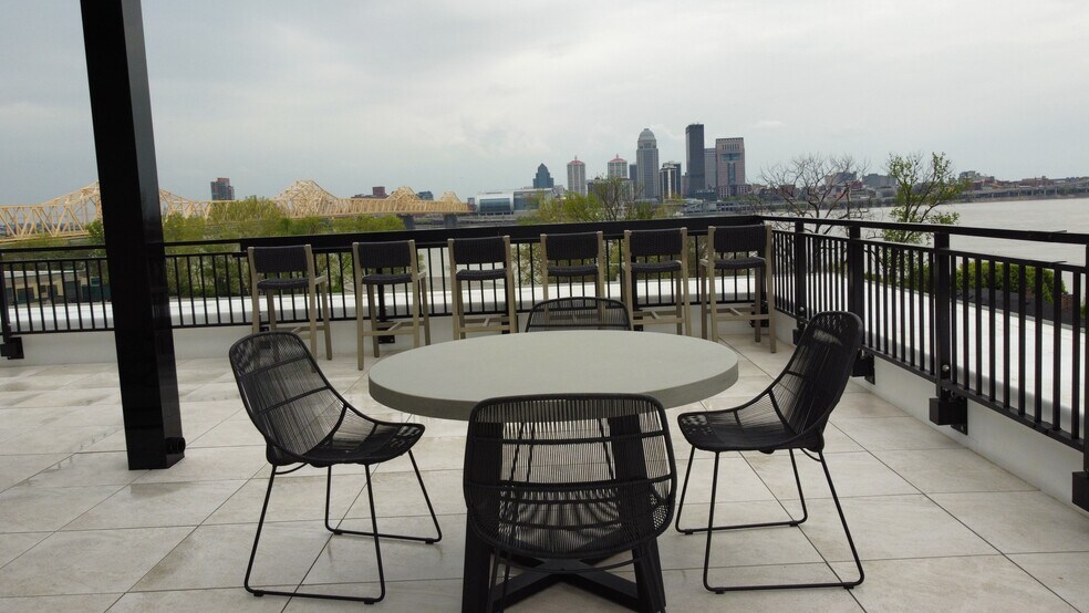 More Photos Of 1400 Main St, Clarksville Apartments For Lease