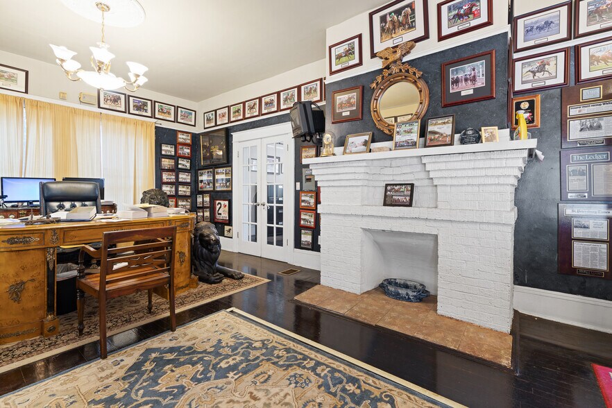 More Photos Of 1902 W Cass St, Tampa Office For Lease