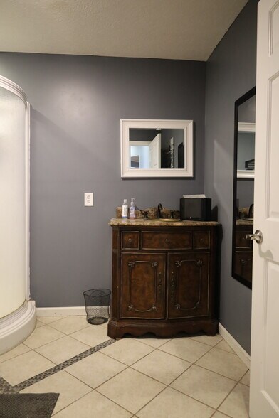 More Photos Of 613 Chillicothe St, Portsmouth Storefront Retail Office For Lease