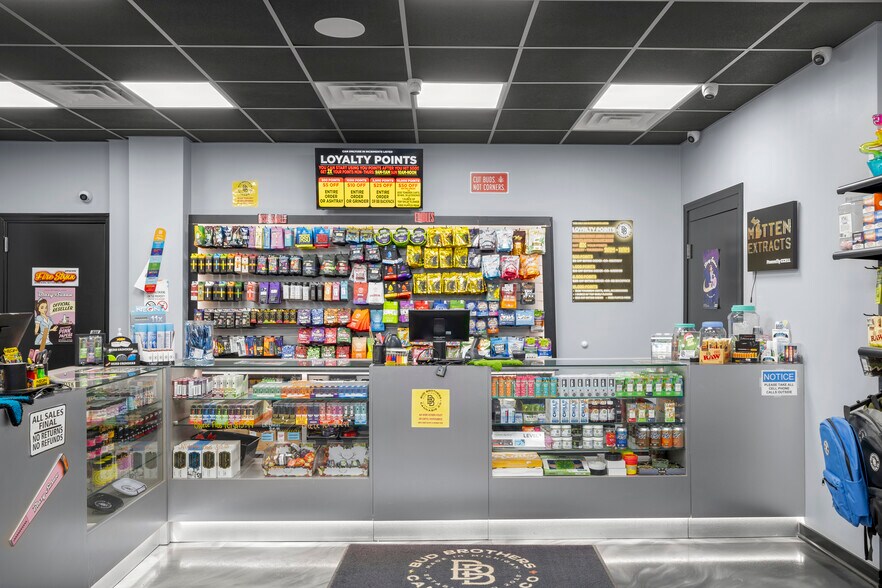 More Photos Of 411 Lafayette Ave, Bay City Fast Food For Sale