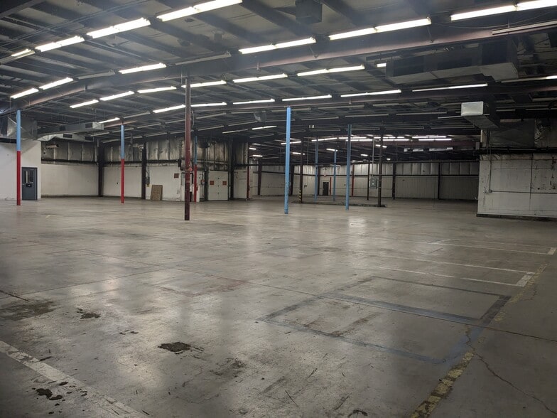 More Photos Of 1836 Sal St, Green Bay Manufacturing For Sale