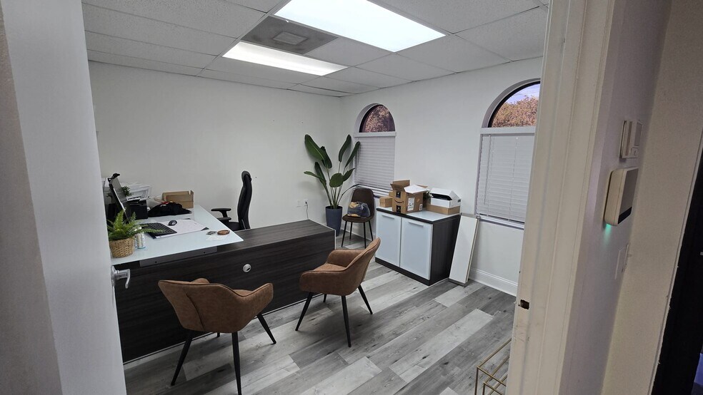 More Photos Of 10002-10192 NW 50th St, Sunrise Light Distribution For Lease