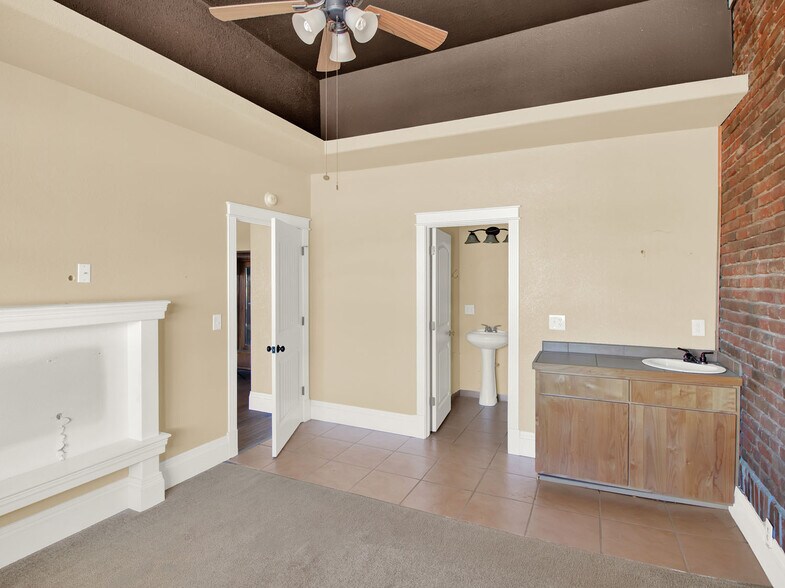 More Photos Of 350 W Front St, Byers Freestanding For Sale