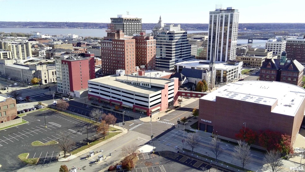 Primary Photo Of 128 SW Monroe St, Peoria Parking Garage For Lease