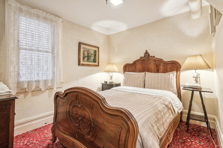 More Photos Of 1057 Steiner St, San Francisco Hospitality For Sale