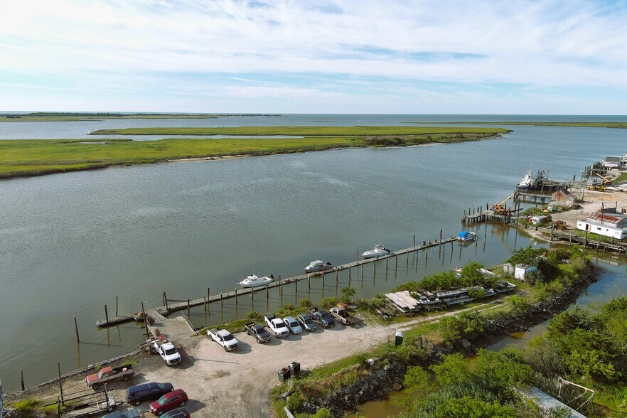 More Photos Of 7021 Miller Ave, Port Norris Marina For Sale
