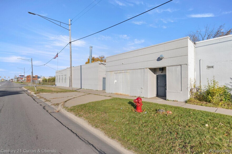 More Photos Of 12357 E Eight Mile Rd, Warren Warehouse For Sale