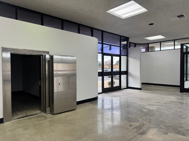 More Photos Of 408 E Main St, Santa Maria Office For Sale