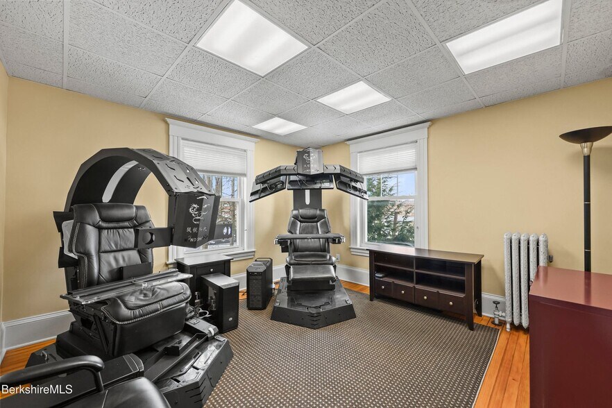 More Photos Of 92 Elm St, Pittsfield Office For Sale