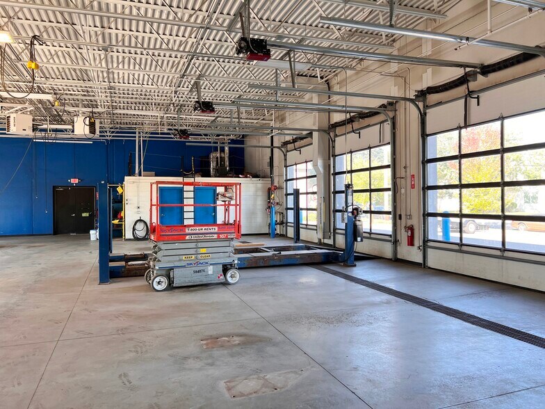 More Photos Of 615 Washington St, Brainerd Auto Repair For Lease