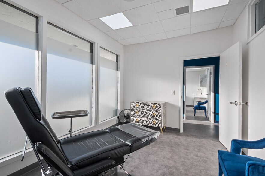 More Photos Of 2404 4th St, Cuyahoga Falls Office For Sale