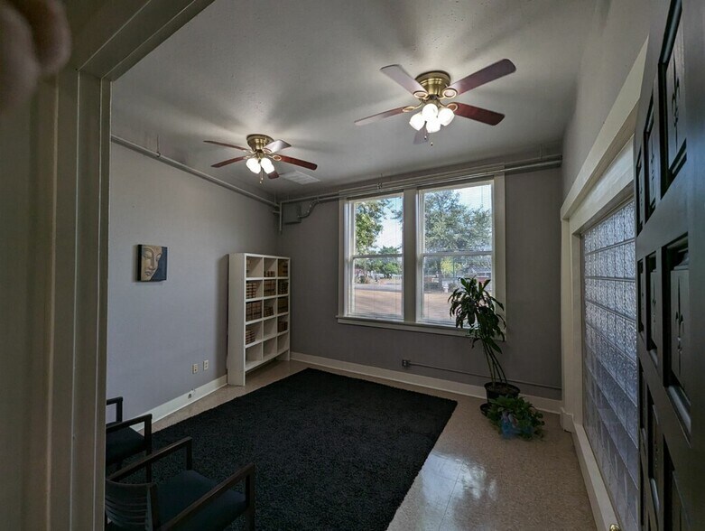 More Photos Of 301 W Capitol St, Jackson Office For Lease