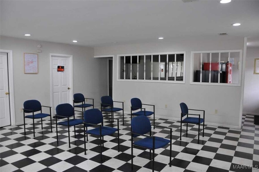 More Photos Of 21 Hines St, Monroeville Office For Sale