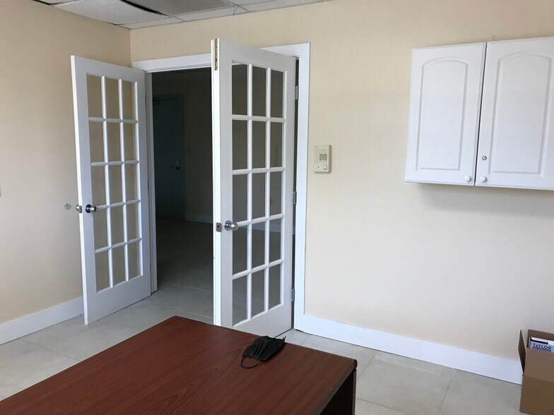 More Photos Of 150 Southpark Blvd, Saint Augustine Medical For Lease