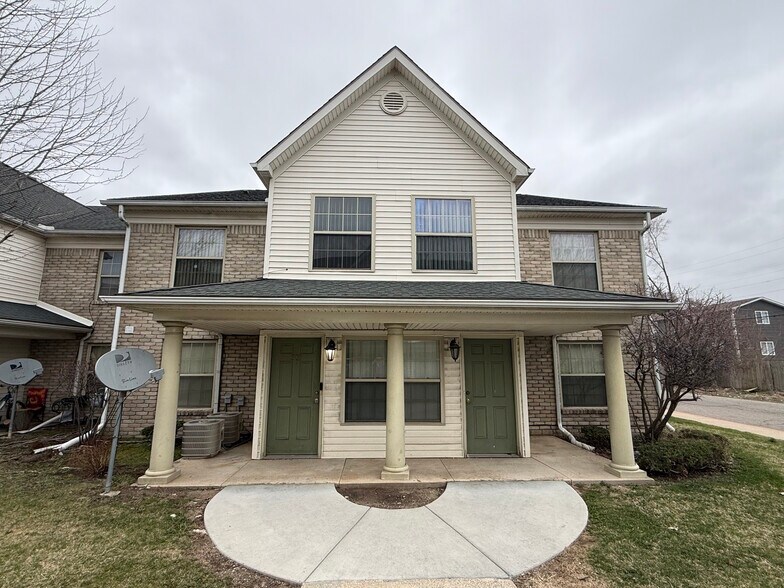 More Photos Of 8931 Mount Elliott St, Detroit Apartments For Sale