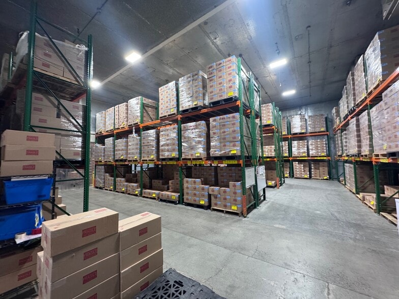 More Photos Of 2298-2333 Alahao Pl, Honolulu Warehouse For Lease