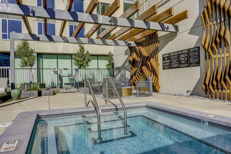 More Photos Of 1640 Broadway, Oakland Apartments For Lease