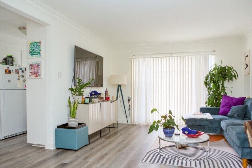 More Photos Of 541 Normandie Ave, Los Angeles Apartments For Sale