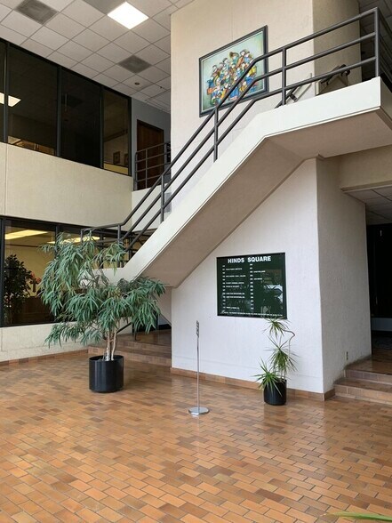 More Photos Of 100 Chestnut St, Abilene Office For Lease