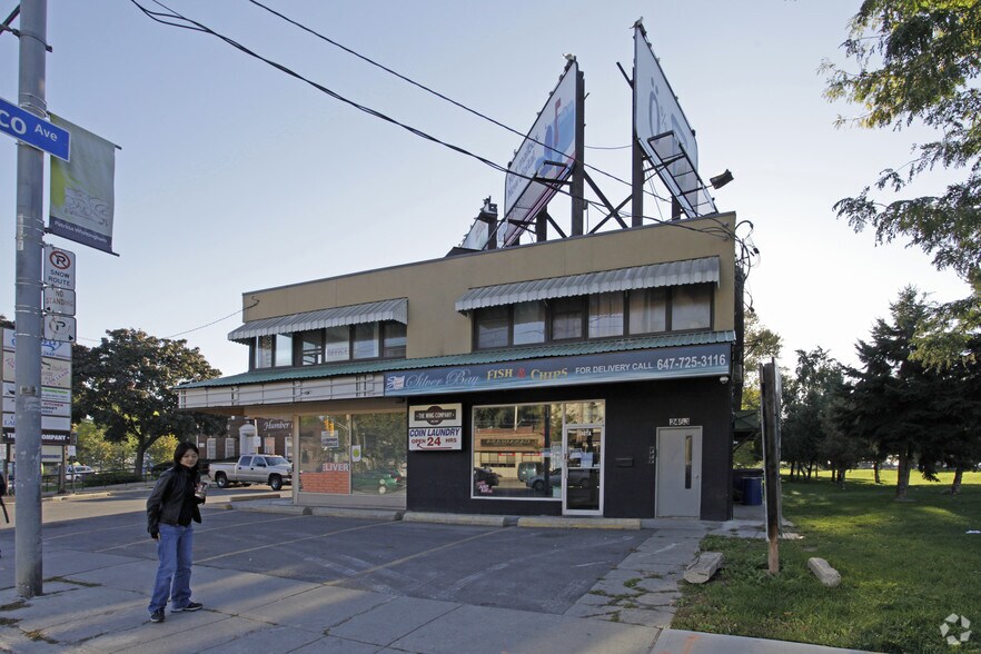 More Photos Of 2479 Lake Shore Blvd W, Toronto Coworking Space