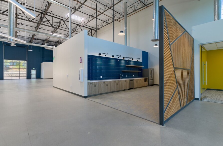 More Photos Of 2810 Caribou Ct, Carlsbad Warehouse For Lease