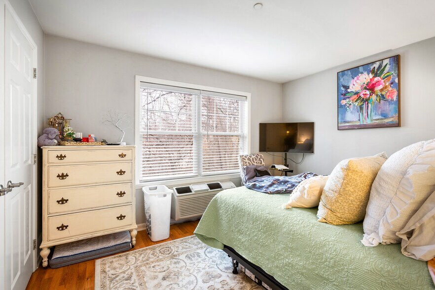 More Photos Of 4 Centennial Ave, Cranford Apartments For Sale