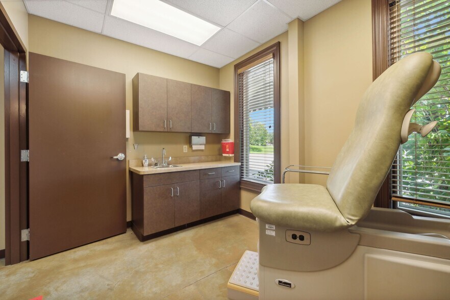 More Photos Of 3040 Business Park Cir, Goodlettsville Medical For Lease