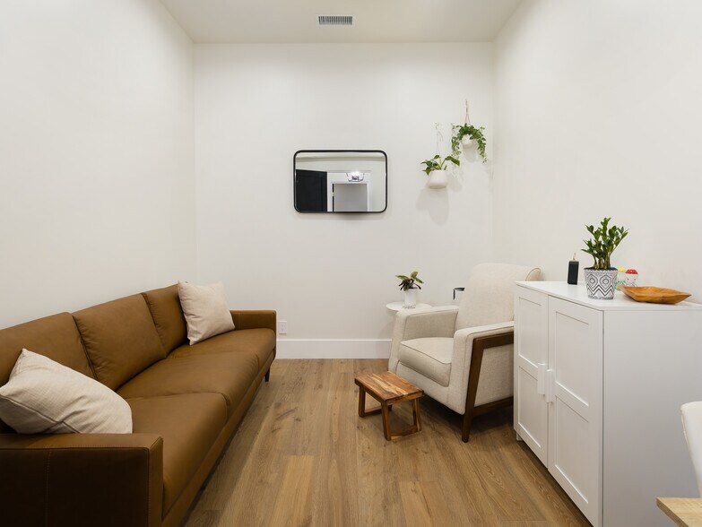 More Photos Of 1427 W 8th St, San Pedro Coworking Space