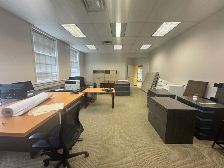 More Photos Of 360 Grove St, Bridgewater Medical For Lease