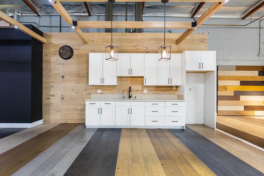 More Photos Of 12300 Denholm Dr, El Monte Warehouse For Sale