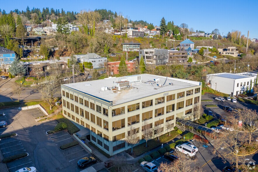 More Photos Of 4800 S Macadam Ave, Portland Office For Lease